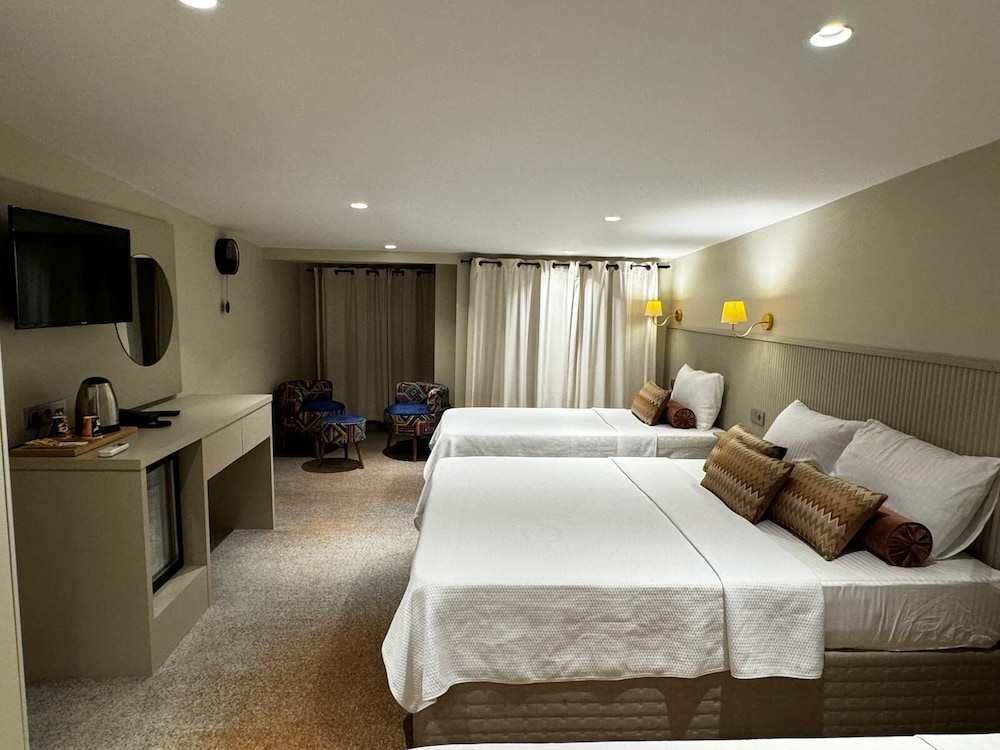 Family Room photo 1