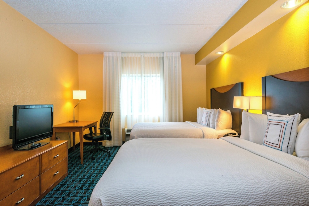 Room, 2 Queen Beds - Photo 1