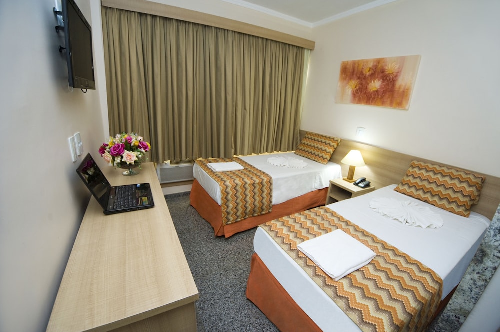 Standard Twin Room - Photo 4