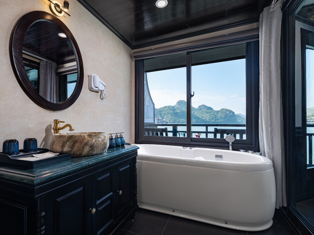 Junior Double or Twin With Private Balcony thumbnail 5