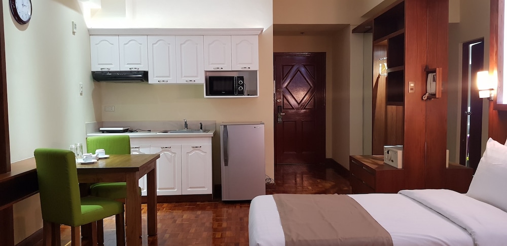 Deluxe Triple Room photo 2