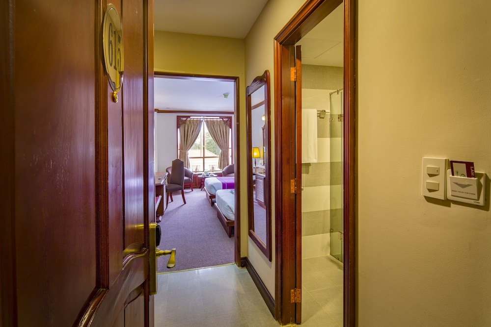 Superior Twin Room, City View - Photo 8