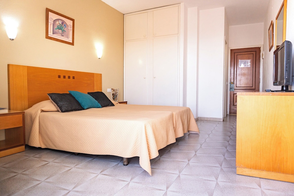 Standard Double Room, 2 Twin Beds - Photo 13