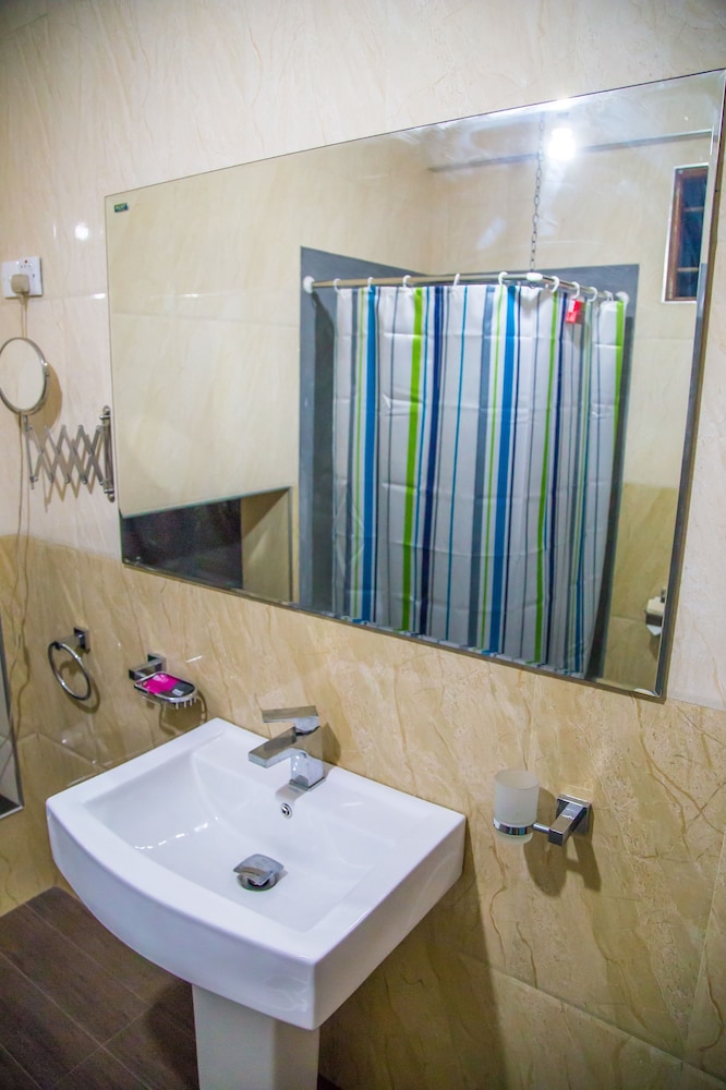 Deluxe Room, Accessible, Garden View photo 2