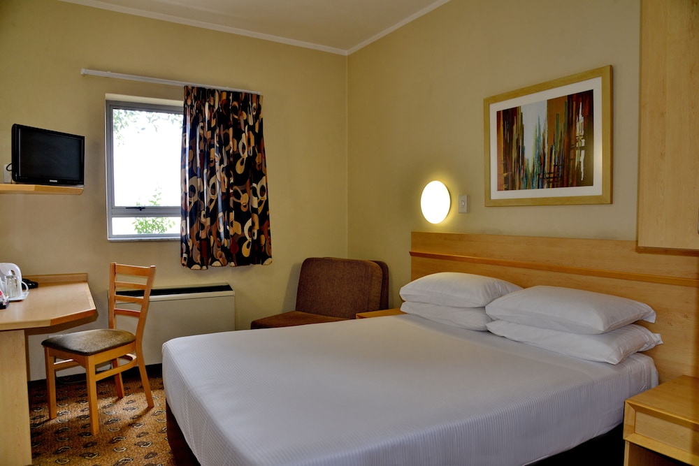Double Room, Smoking