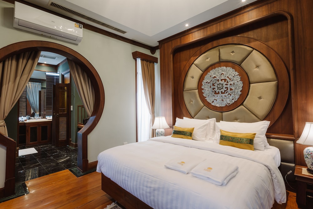 Suite Jacuzzi Room