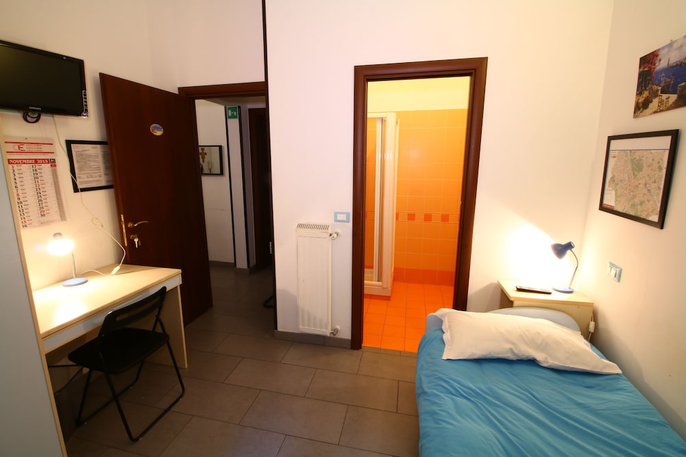 Single Room (1+1 ) photo 2