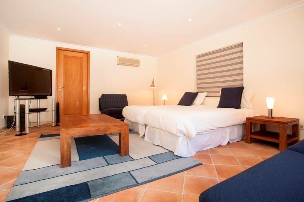 Villa (5 Bedrooms)