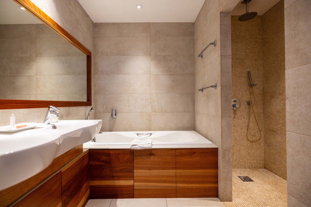 Deluxe Double or Twin Room, Ocean View - Photo 2