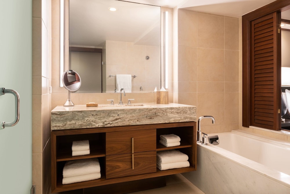 Premium Suite, 2 Bedrooms, Balcony, Ocean View thumbnail 5