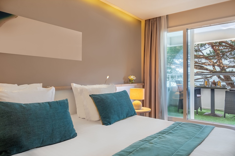 Deluxe Double Room - Photo 5