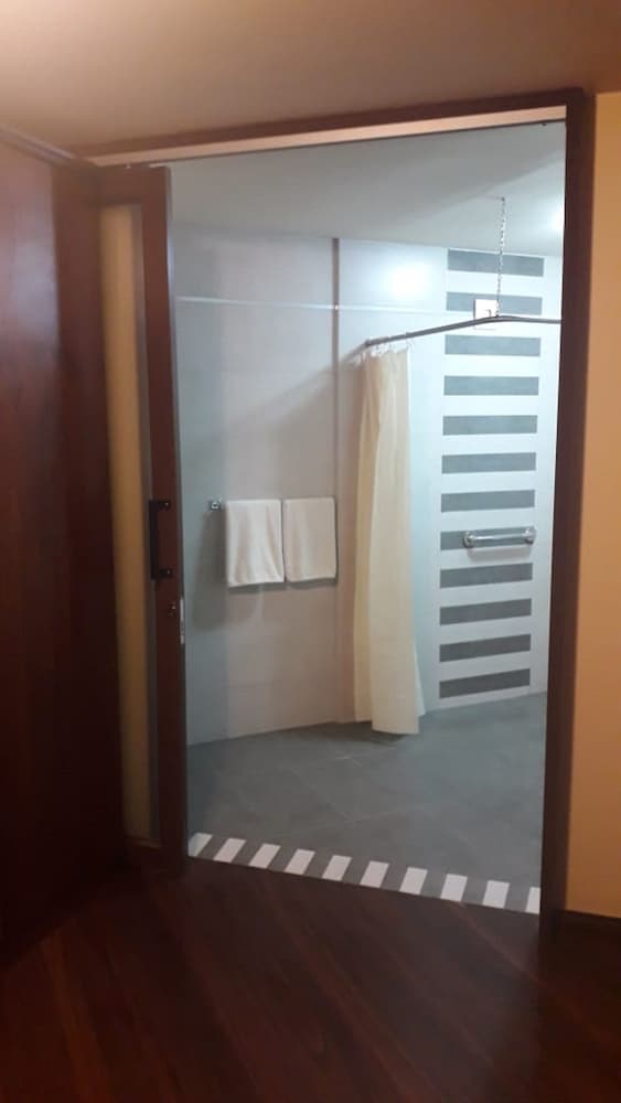 Double Room - Disability Access photo 2