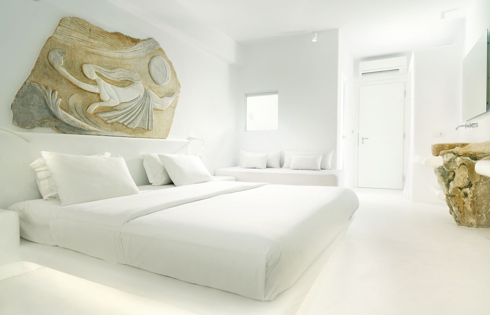 Deluxe Room, Private Pool, Partial Sea View - Photo 1