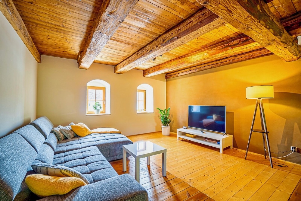 Apartment, 2 Bedrooms, Smoking, Patio photo 1