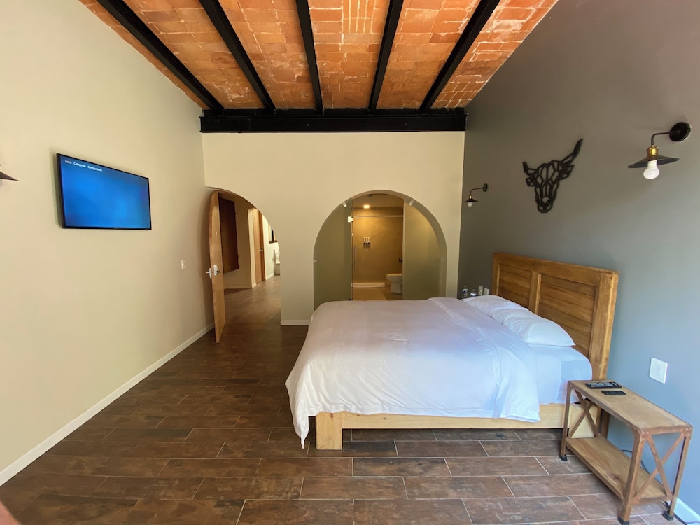 Executive Room, 1 Queen Bed photo 2