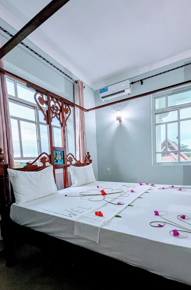 Standard Twin Room, Balcony, City View