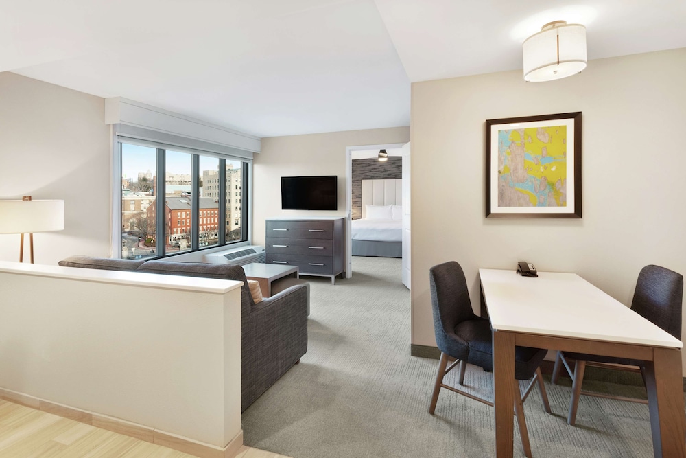 Suite, 1 King Bed, Accessible (Roll-In Shower) - Photo 3