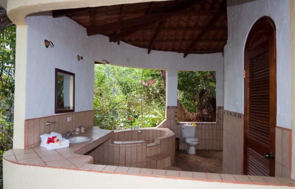 Standard Bungalow, 1 Bedroom, Lagoon View, Sea Facing photo 2