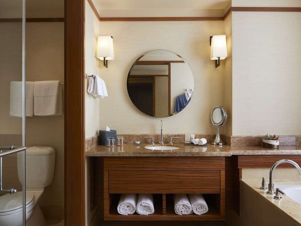 Premium Room, 2 Double Beds (Space Needle View)