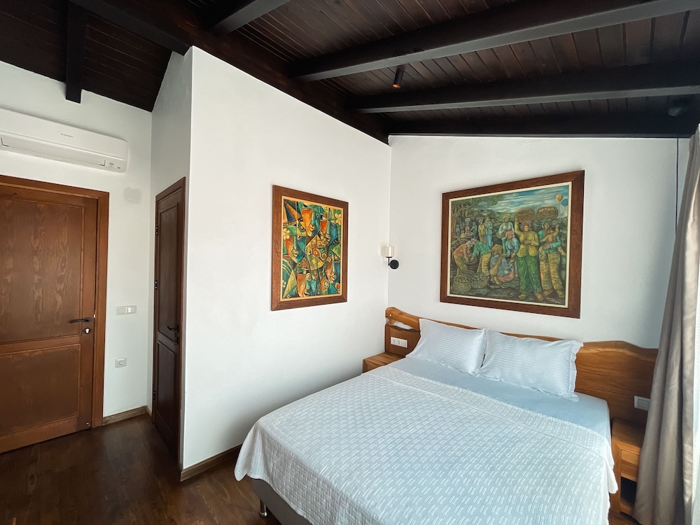 Comfort Room, City View photo 1