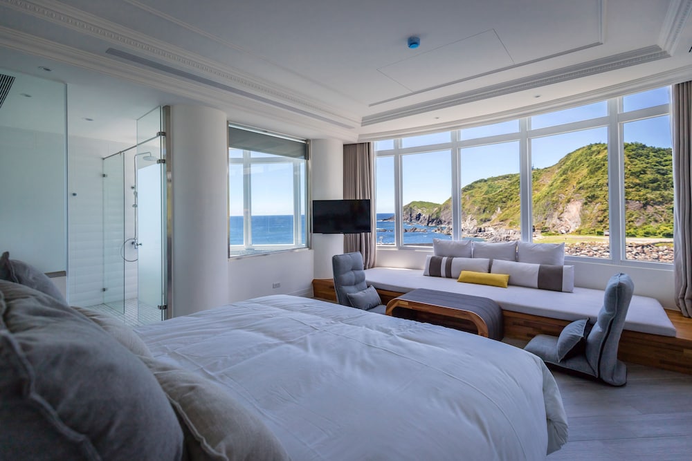 Premier Double Room, Non Smoking, Ocean View photo 2