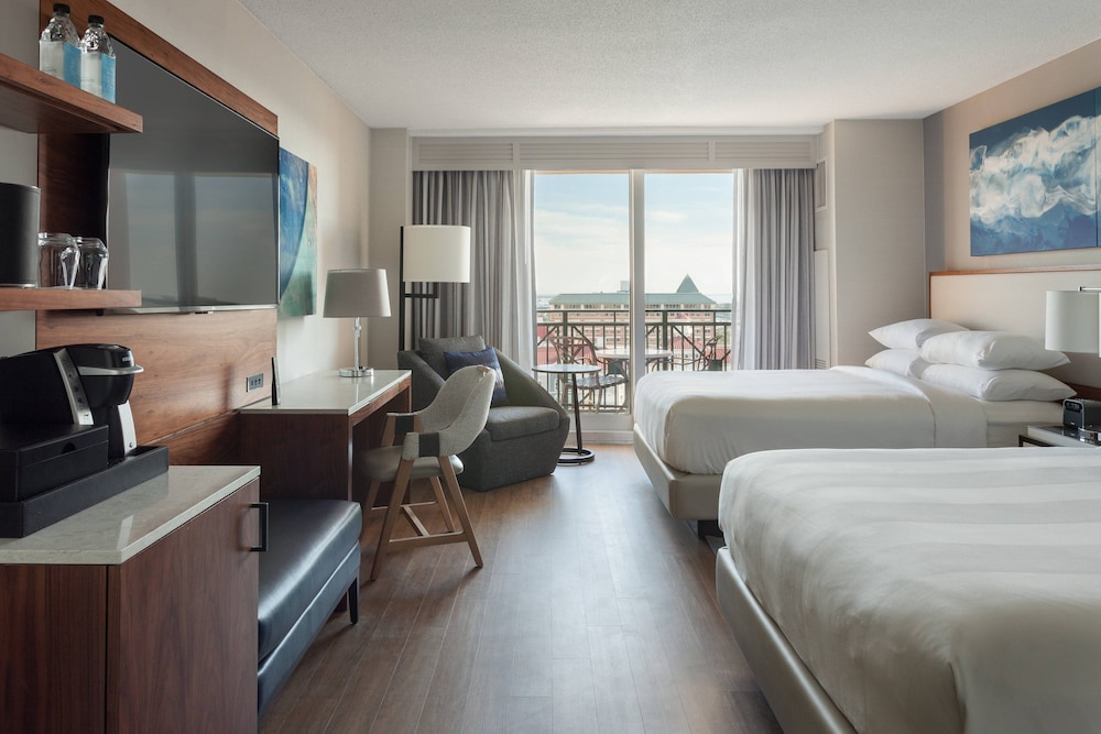 Deluxe Room, 2 Queen Beds, Water View (Balcony) - Photo 1