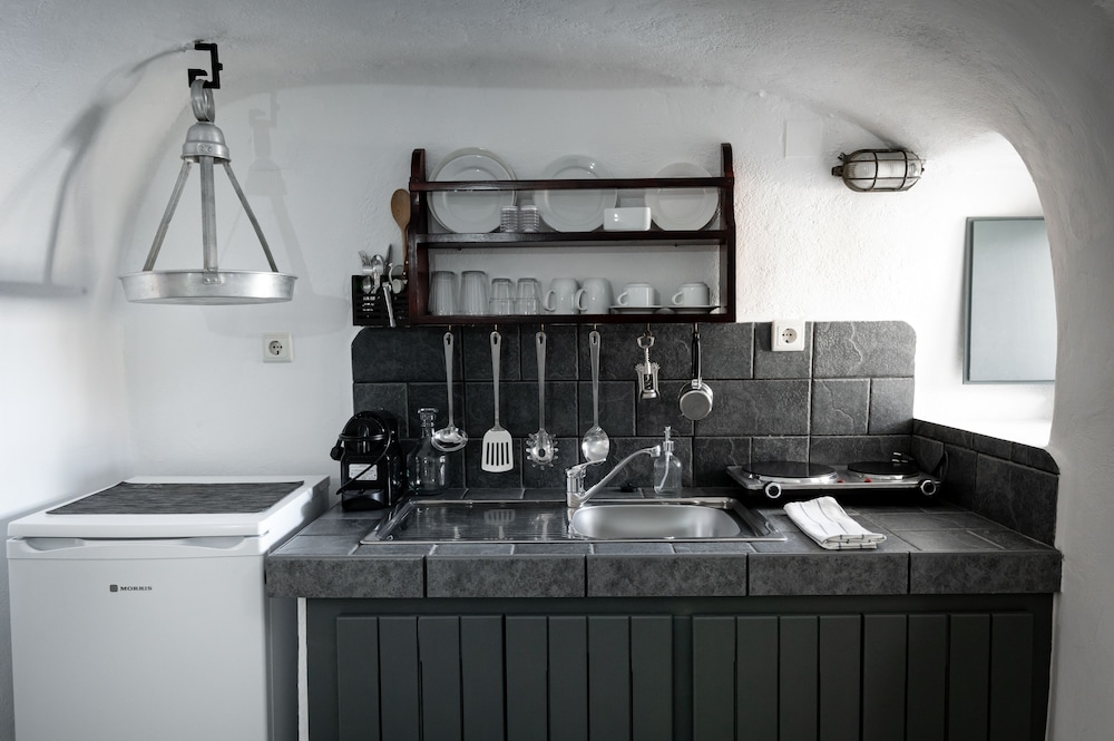 Traditional Studio - Photo 63