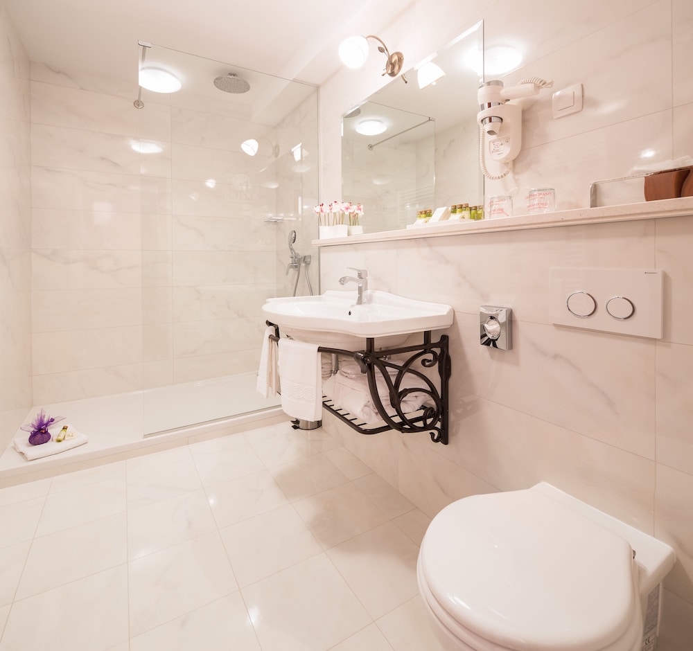 Premium Double Room, Balcony, City view (102) photo 2