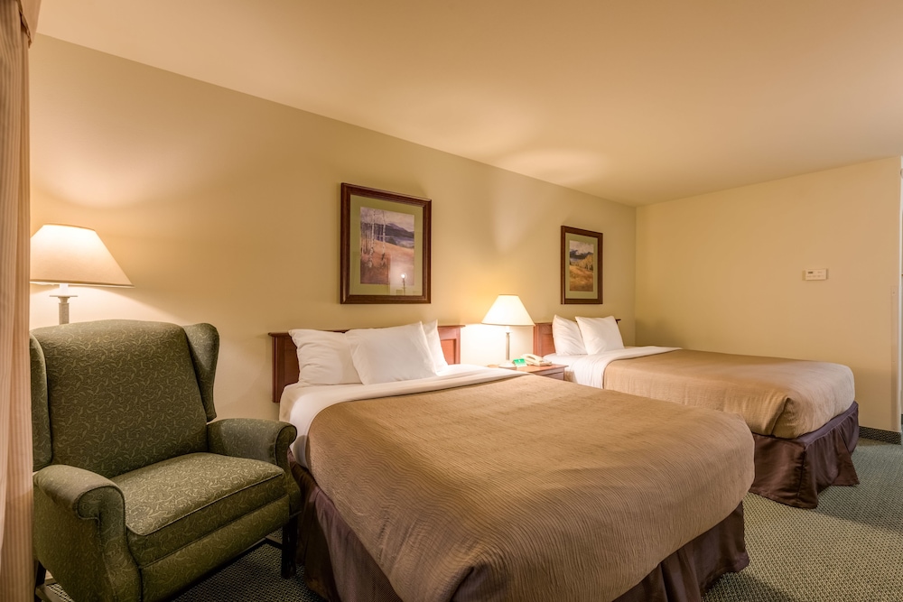 Standard Room, 2 Queen Beds - Photo 2