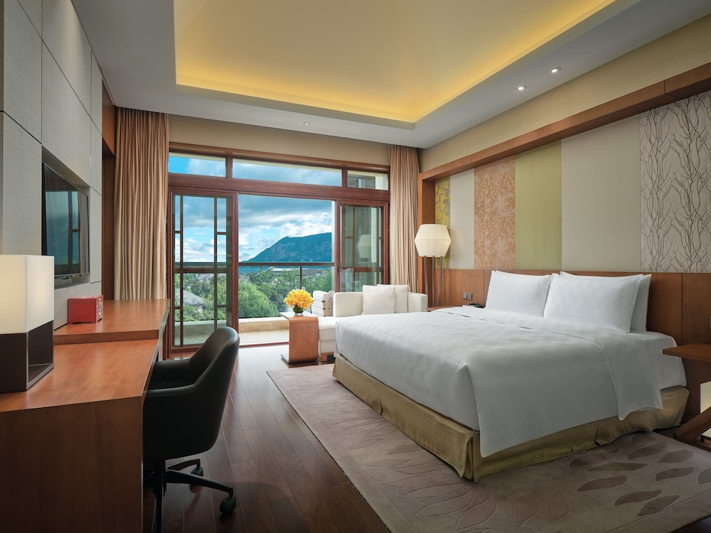 Suite, 1 Bedroom, Balcony, Garden View