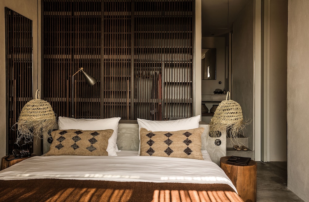 Suite, Private Pool, Executive Level