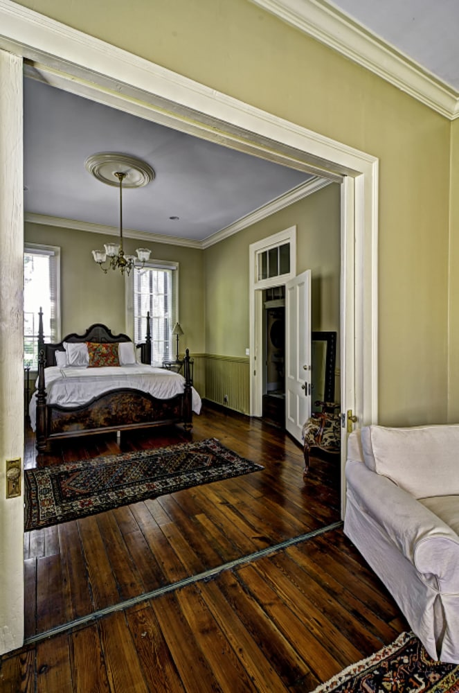 Classic Suite, 1 King Bed, Ground Floor (Spear-Barter Executive Su)