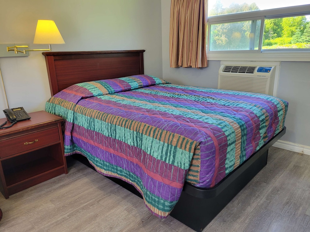 Deluxe Room, 1 Queen Bed with Sofa bed, Non Smoking, Kitchenette photo 1