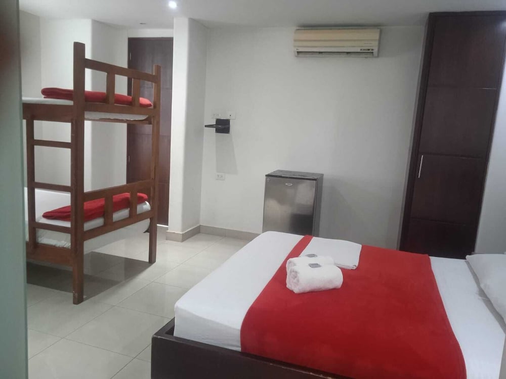 Family Room, Multiple Beds, Non Smoking (Fan) photo 3