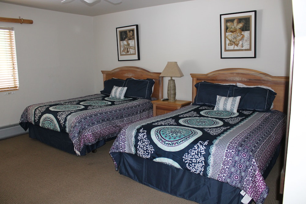 Room 301, Amberian Deluxe,2 Queen Beds and 1 Queen Sofa Bed