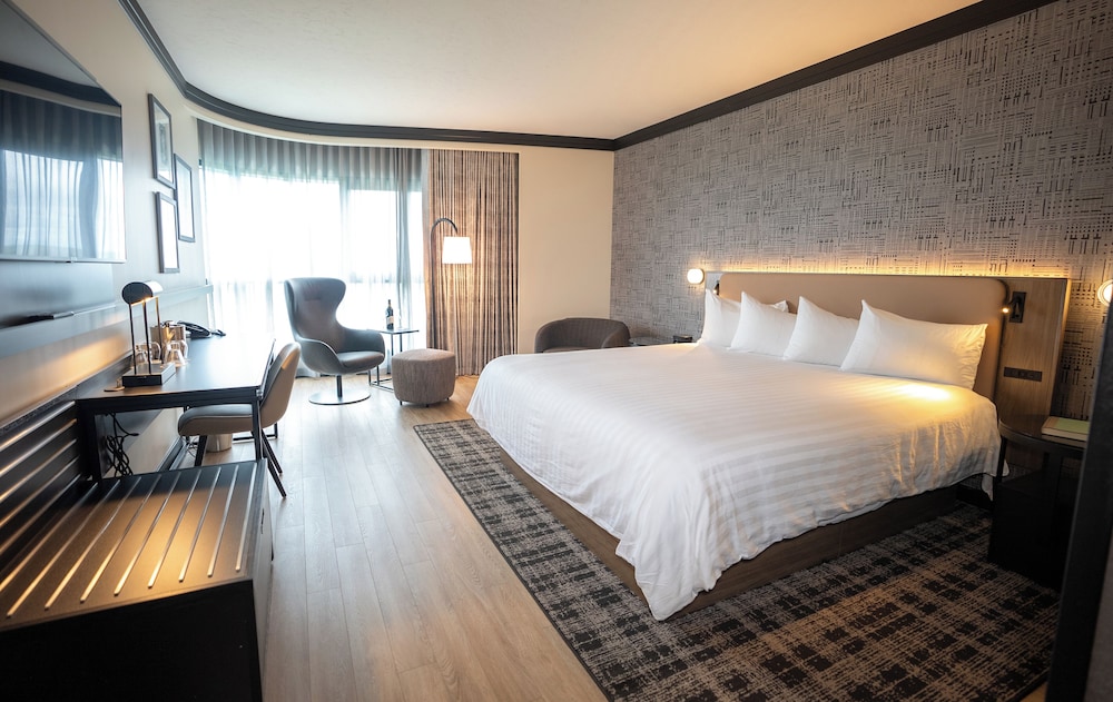 Standard Room, 1 King Bed - Photo 1