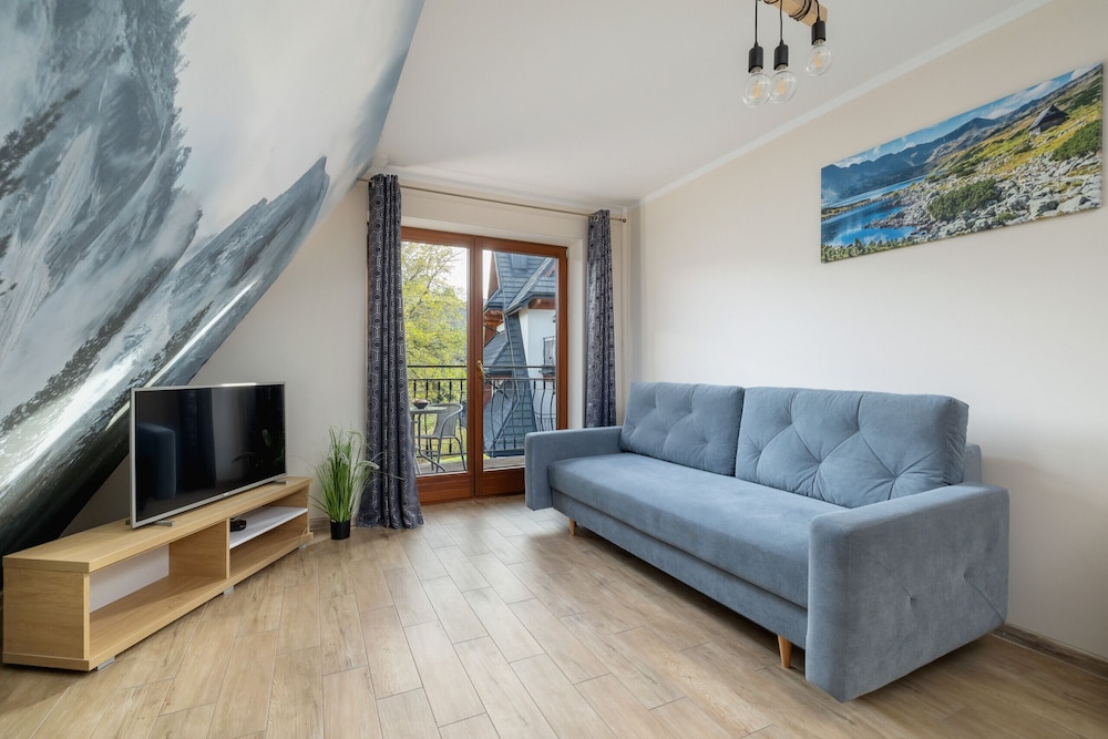 Apartment, 1 Bedroom, Balcony, Mountain View