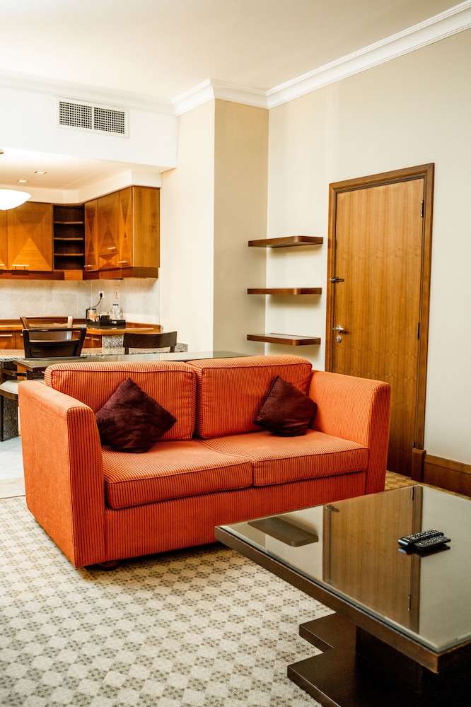 Classic Executive Suite City View