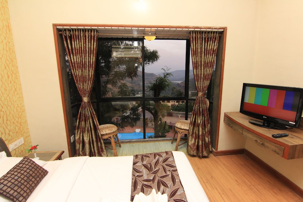 Superior Suite, Valley View photo 2