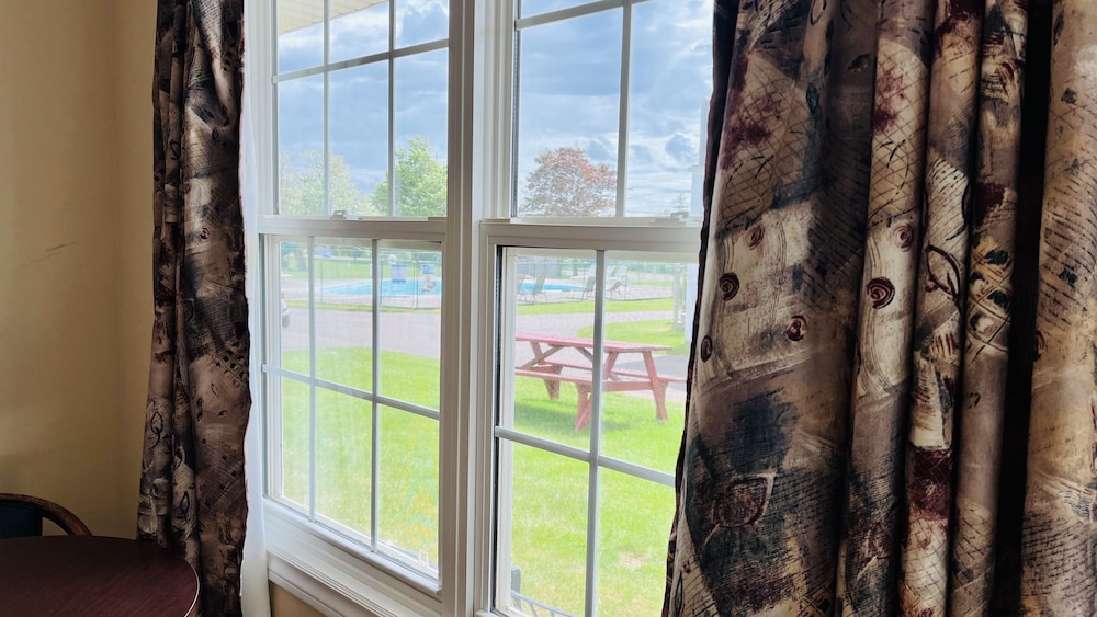 Deluxe Double Room, 2 Queen Beds, Private Bathroom, Garden View photo 3