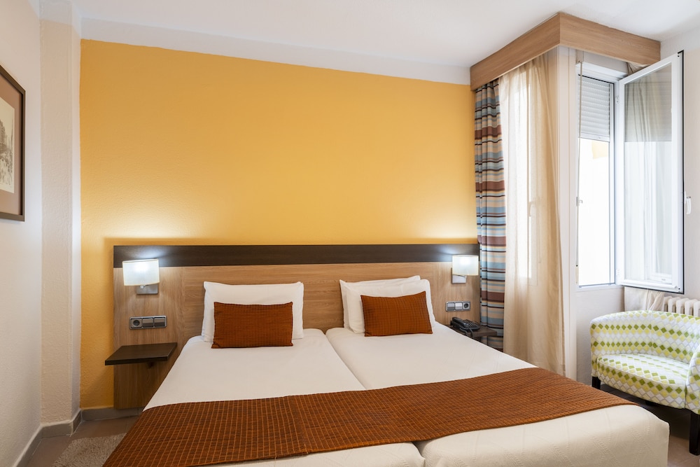 Standard Room - Photo 17