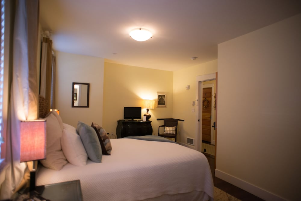 Snoqualmie River Suite photo 2