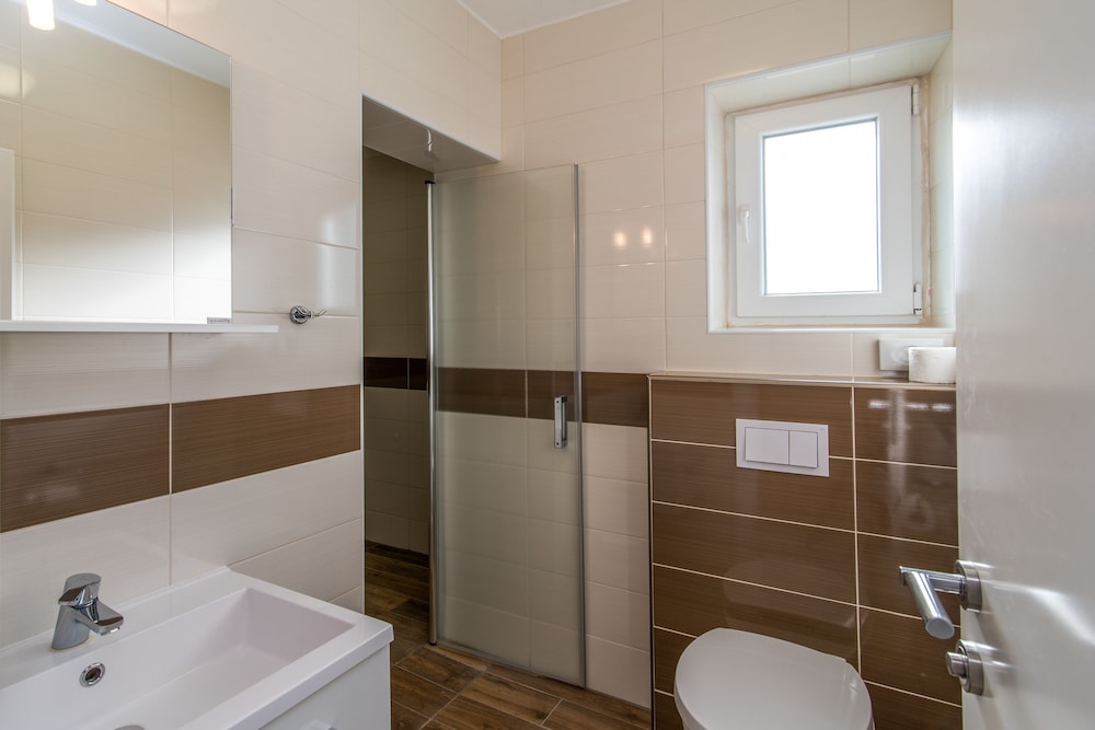 Standard Double Or Twin Room, Partial Sea View photo 3