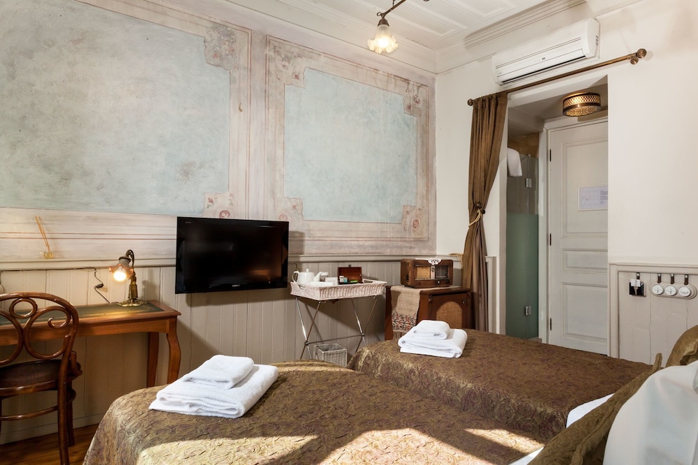 Standard Double or Twin Room photo 2
