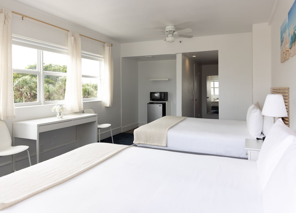 Deluxe Room, 2 Queen Beds - Photo 9