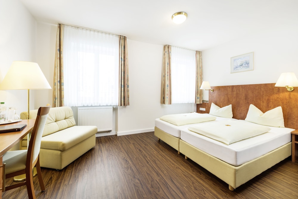 Standard Double Room photo 2