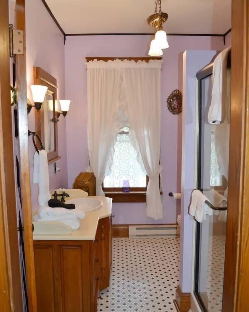 Quebec Room photo 2