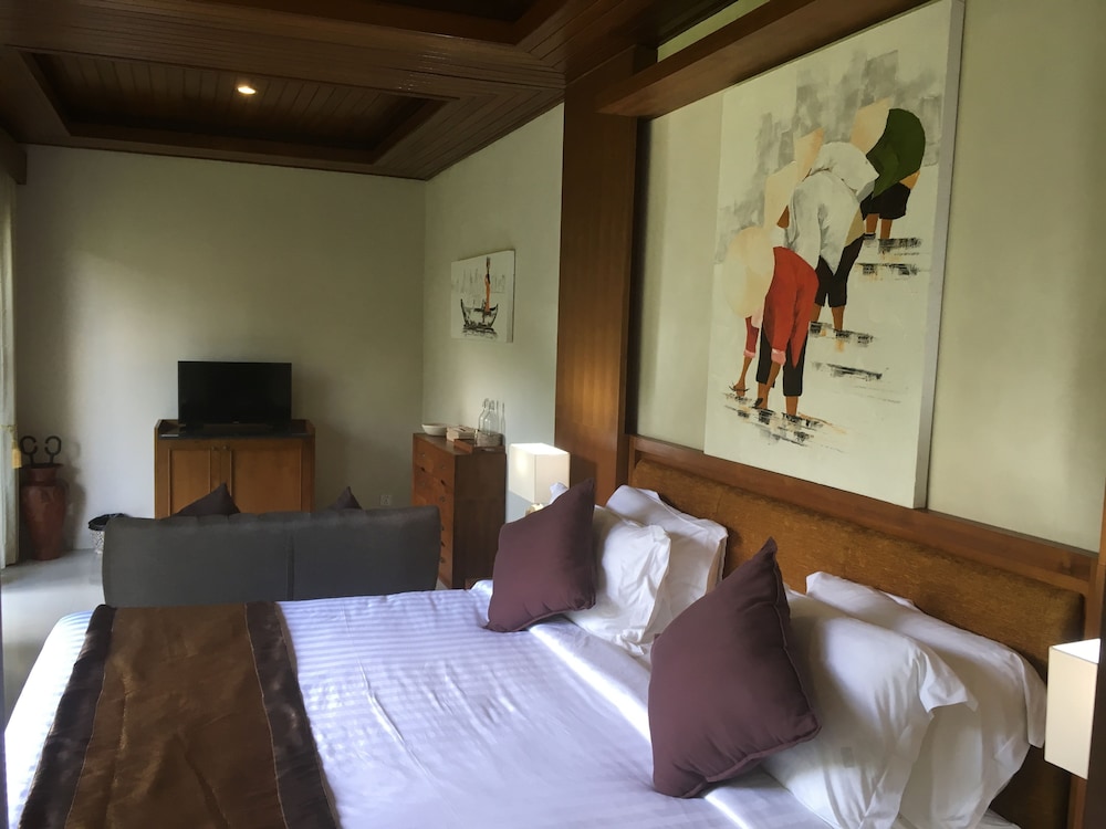 Honeymoon Room