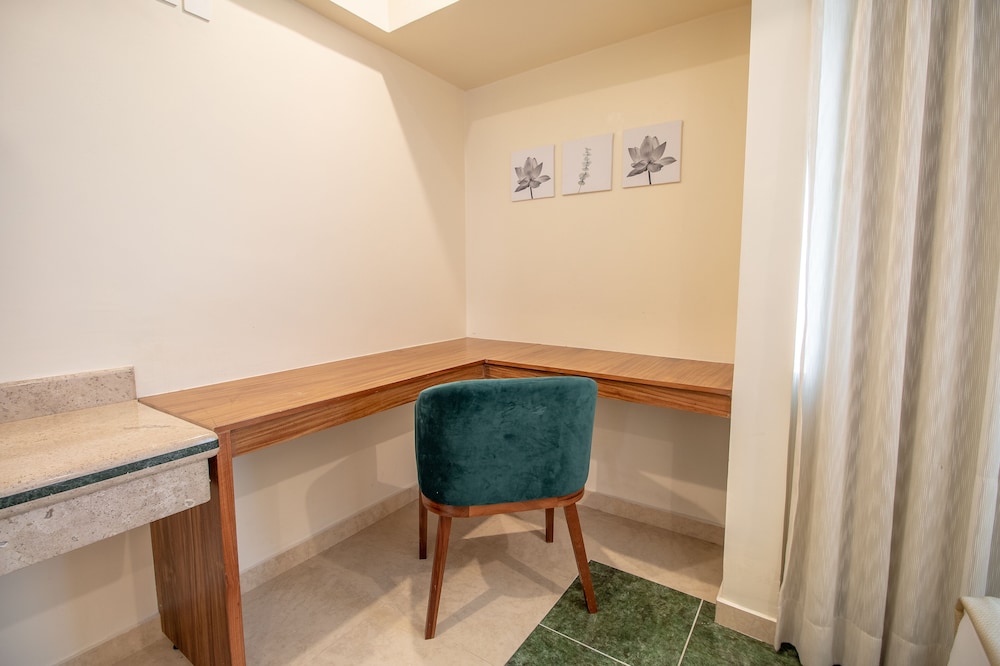 Standard Double Room - Photo 7