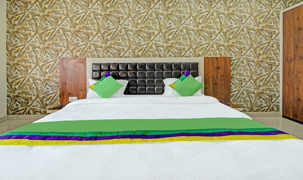 Deluxe Room - Photo 5